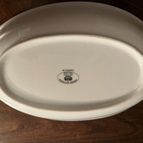 Crown Victoria - Carolyn - 10" Oval Vegetable Bowl - Picture 3 of 4